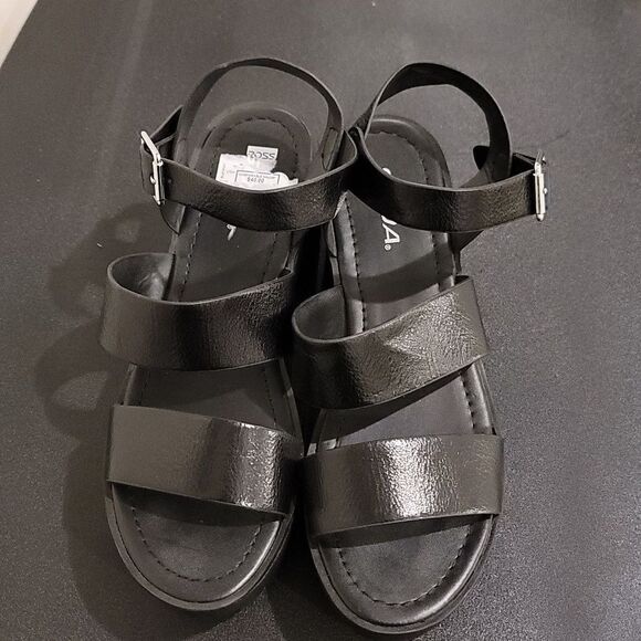 BRAND NEW SODA OPEN-TOE DOUBLE BAND ANKLE BUCKLE BLOCK HEEL PLATFORM SANDAL - Picture 3 of 15